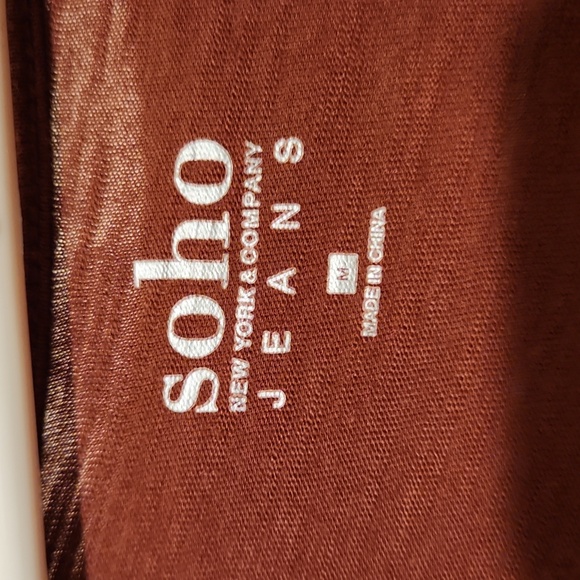 Soho NYC, Med, cold shoulder top, burnt orange - Picture 2 of 2